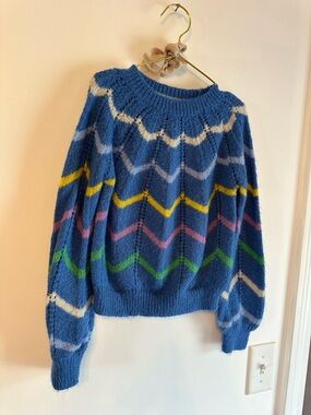 Girls Mini Boden- Blue Chevron Pattern Sweater - fits size 5-6